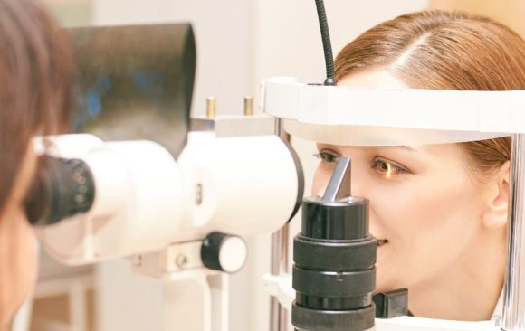 Specjalistyczne badania oczu: OCT oka, angioOCT w ECM Lifeclinica!
